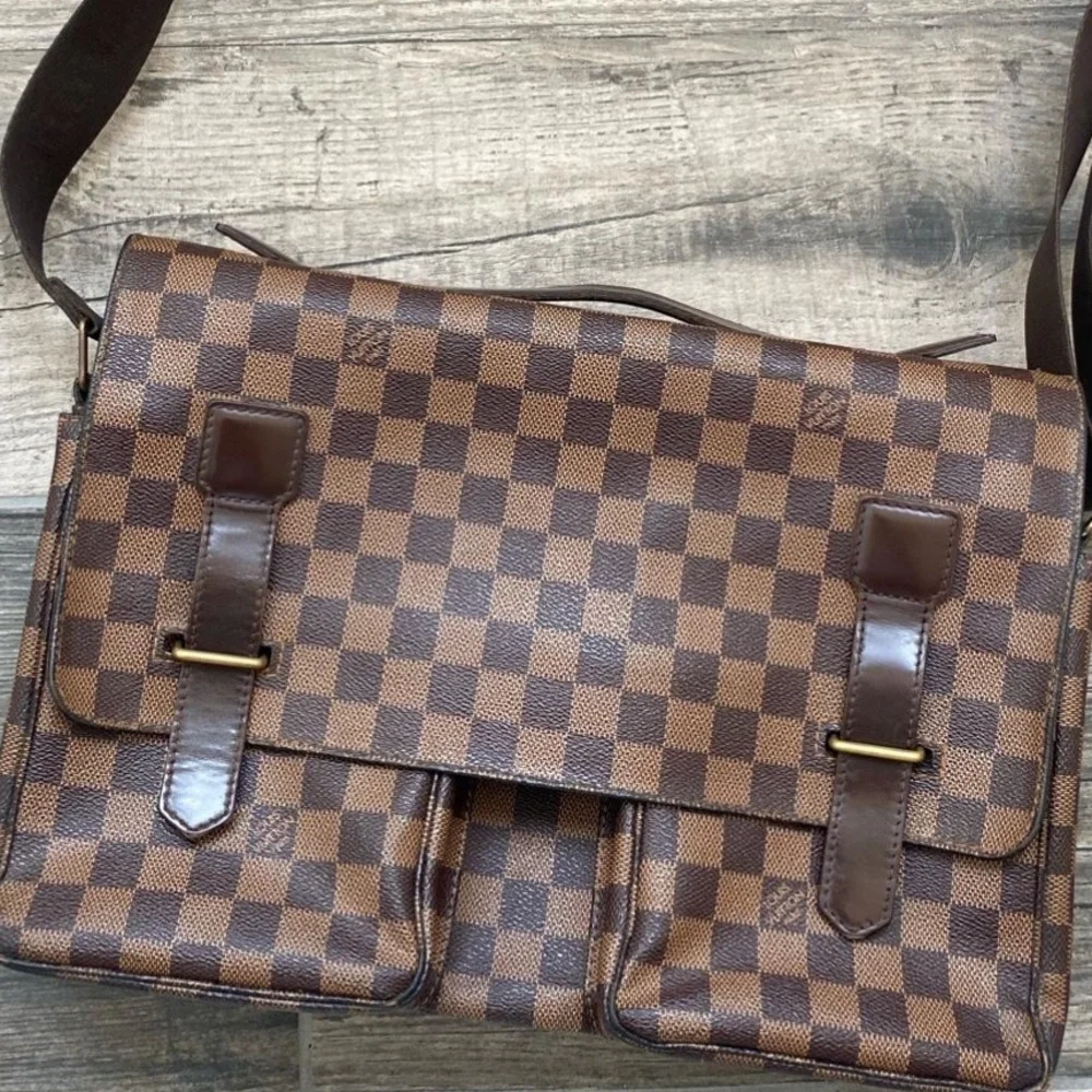 Authentic Louis Vuitton laptop bag - Picture 1 of 9
